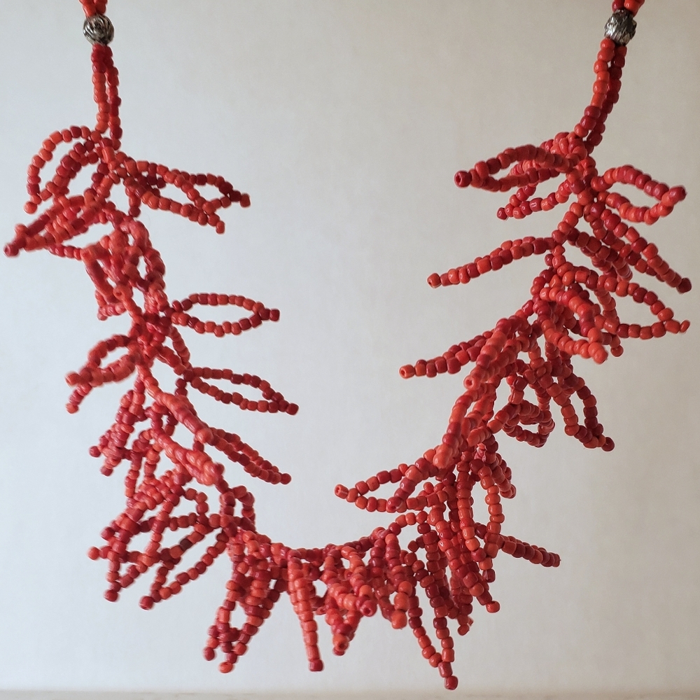Nemo Coral Seed Beaded Necklace - Picture 4 of 10
